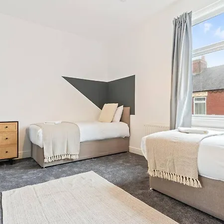 Soppett House - Central Location - Free Parking, Fast Wifi And Smart Tv By Yoko Property Tatil Evi *